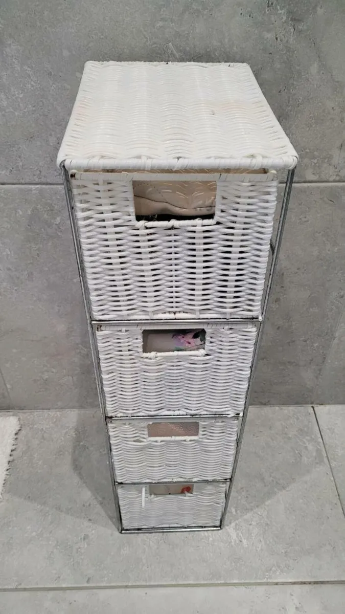 Bathroom basket storage - Image 1