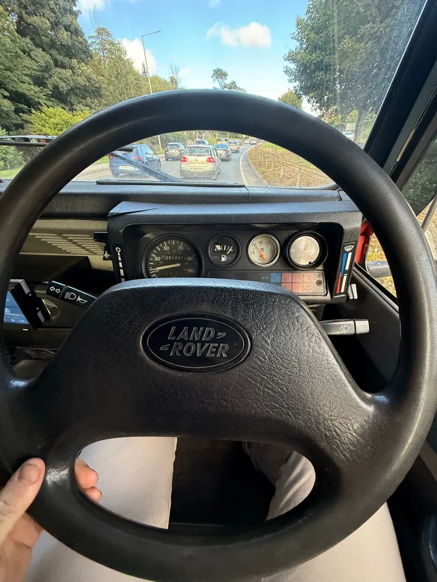 Land Rover Defender - Image 2