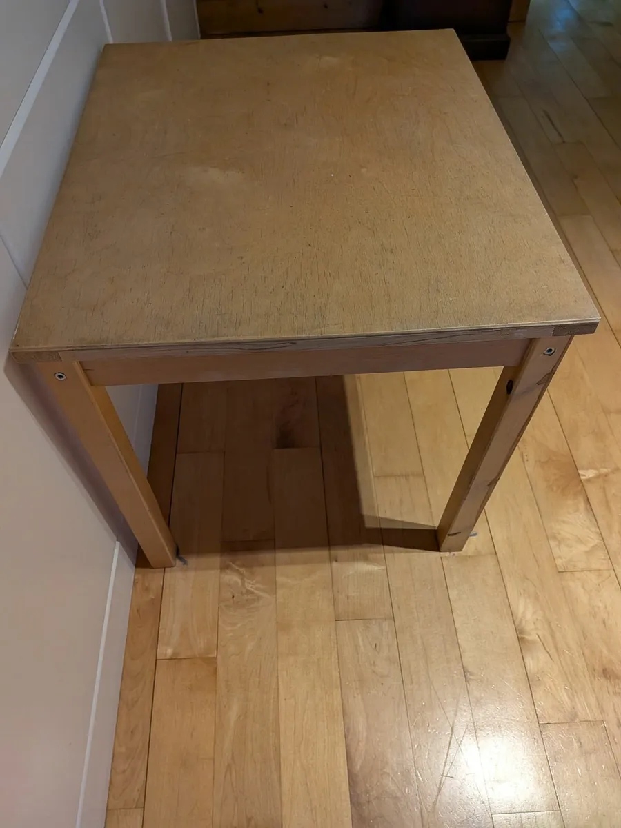 Kids wooden table and chairs set - Image 2