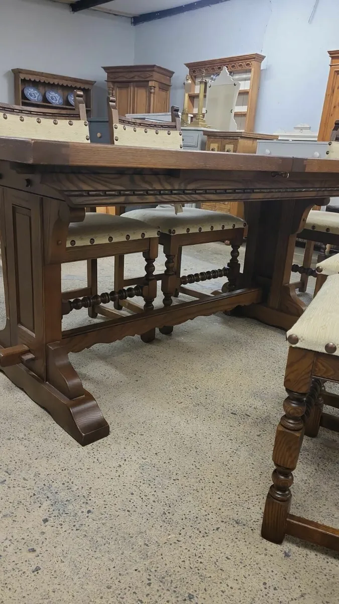 Vintage old charm extendable oak table, 6 chairs - Image 2
