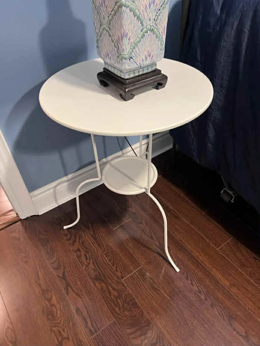 New white metal side table - Image 1