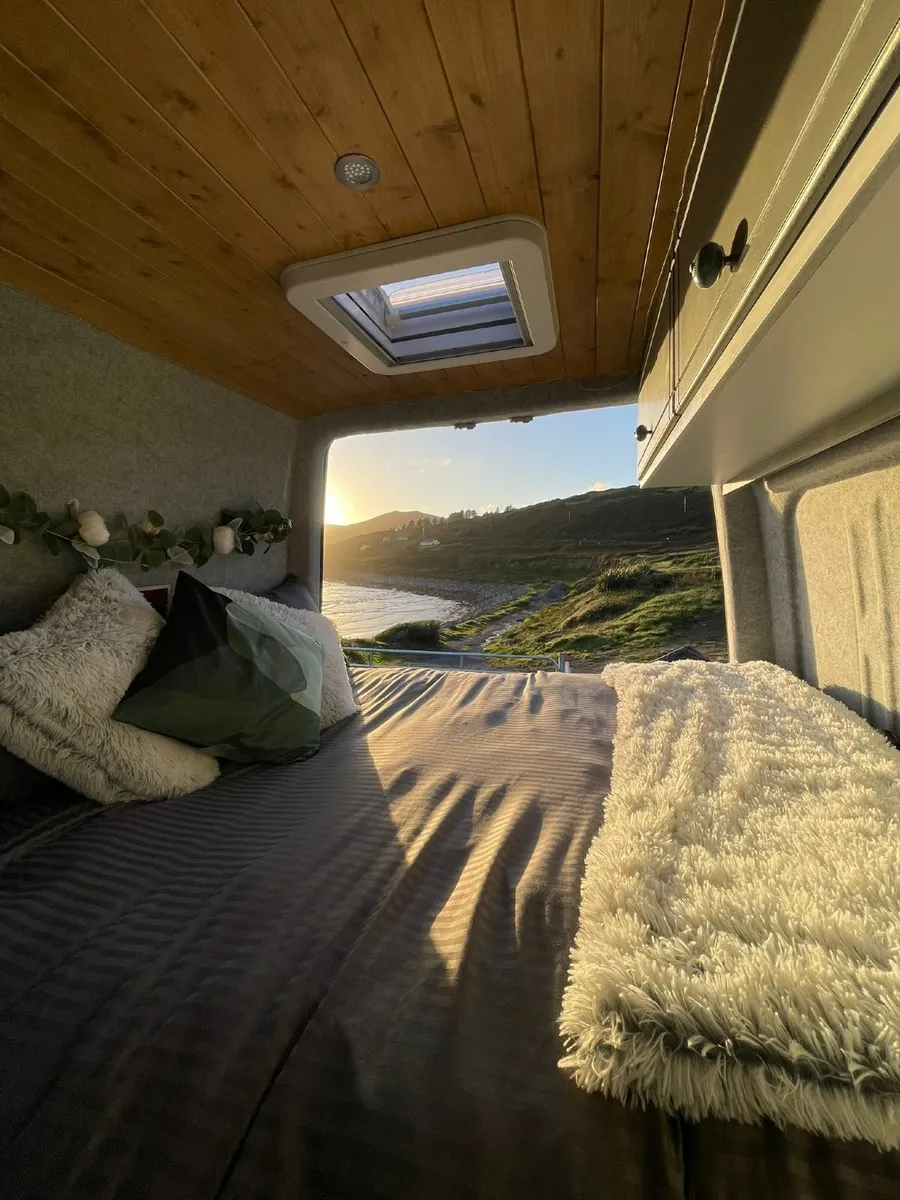 Camper van - Image 1