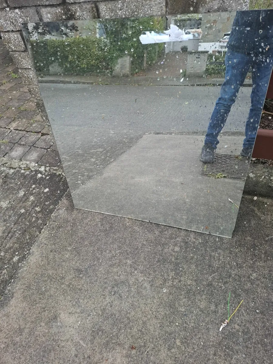 Mirror, chipboard and tank - Image 3