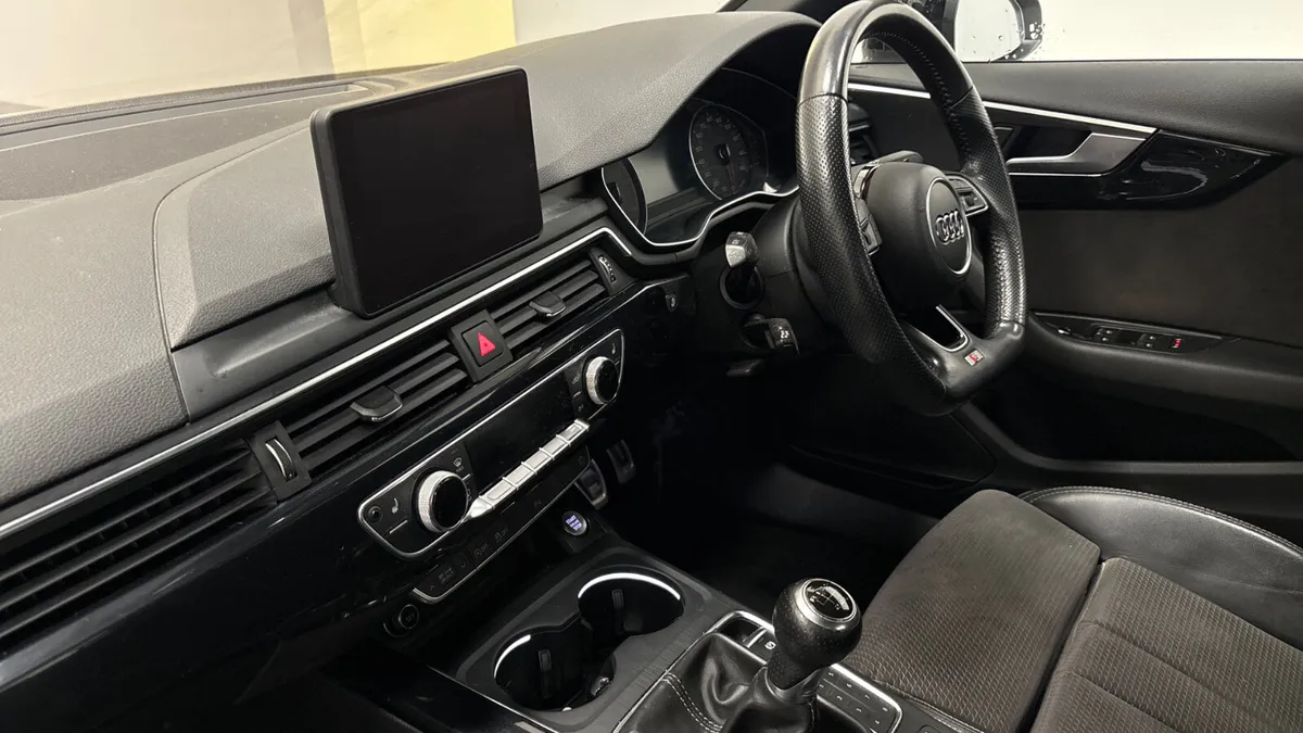 2018 Audi A4 1.4 TFSI S Line Black Edition - Image 4
