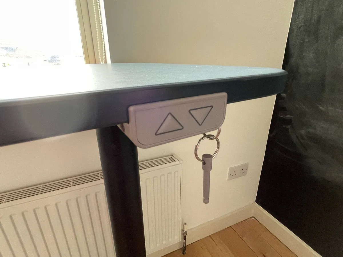 Sit stand desk (motorised) - Image 2