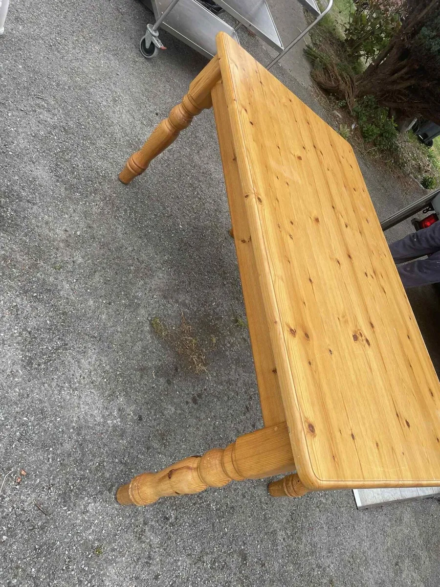 Pine kitchen table - Image 4