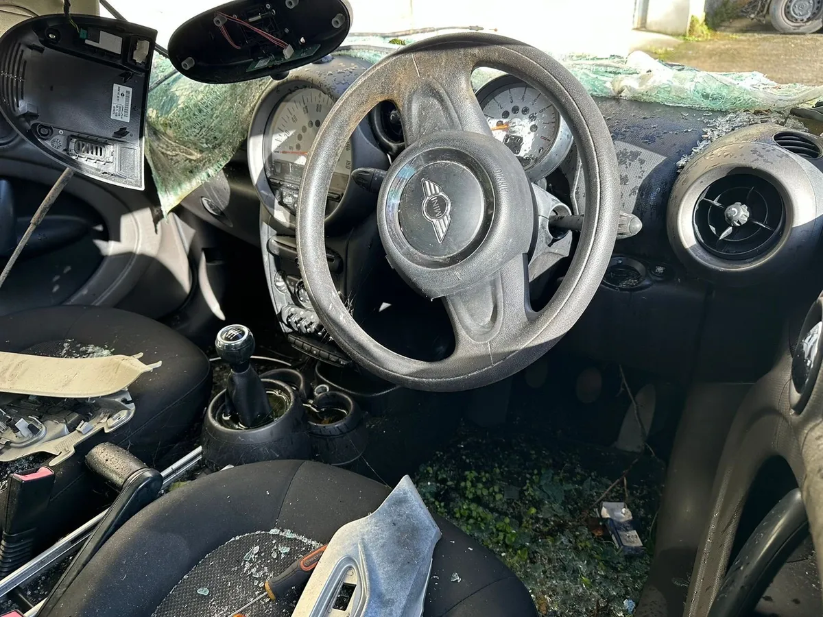 Mini Countryman - Image 4