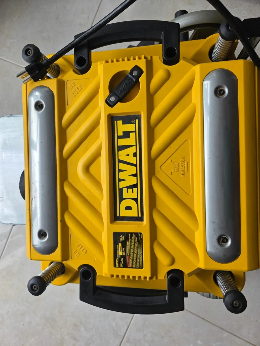 DEWALT Thickness Planer, (DW735X) - Image 2