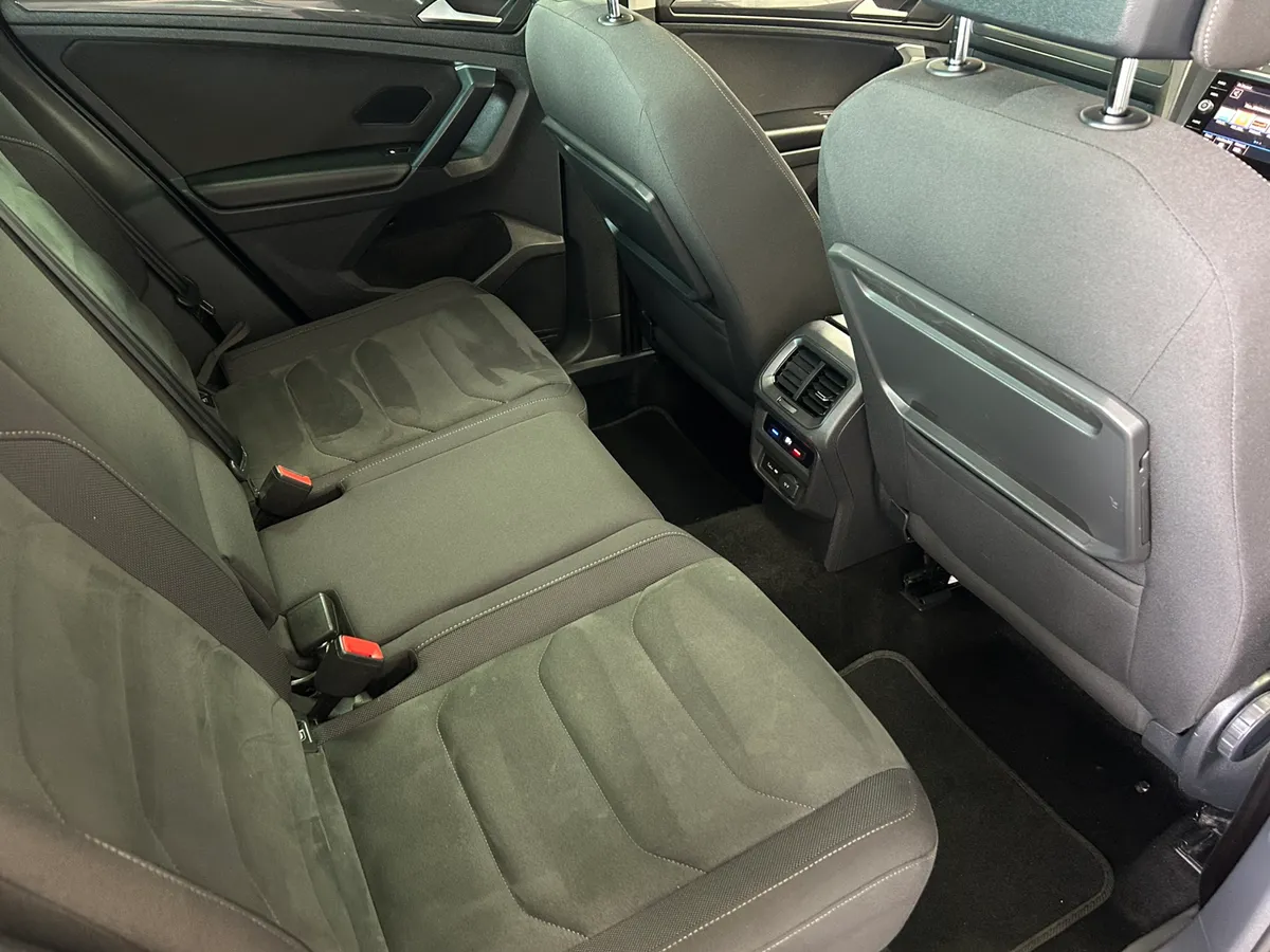2019 Volkswagen Tiguan R Line Automatic - Image 3