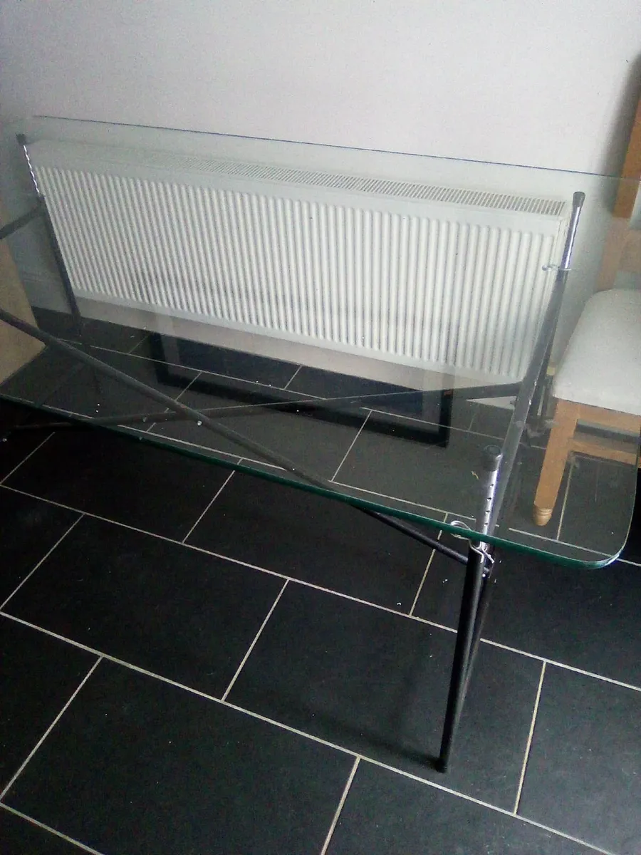 Large glass top table adjustable height - Image 3