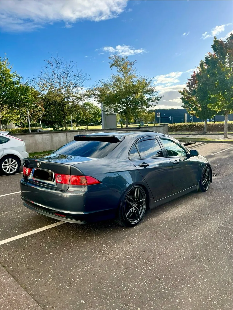 2008 Honda accord 2.2 sport - Image 2