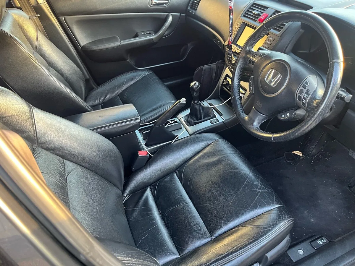 2008 Honda accord 2.2 sport - Image 4