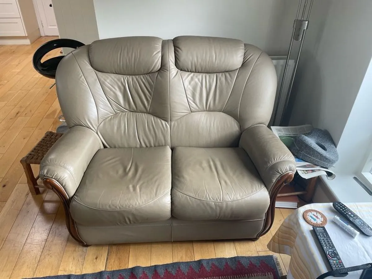 2 seater leather sofa and two leather chairs, one of which a a recliner - Image 2