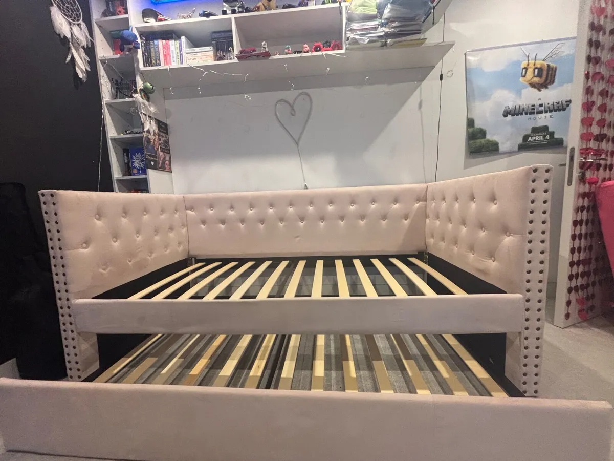 Pull out bed - Image 2