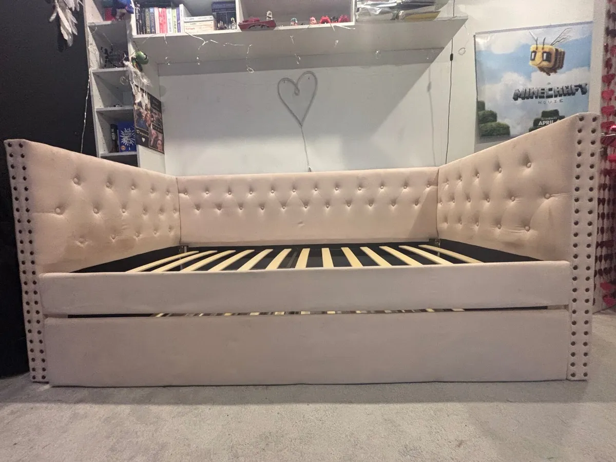 Pull out bed - Image 4