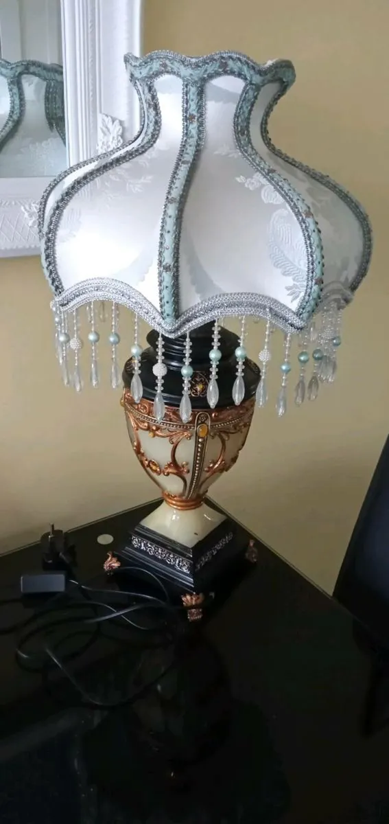 Table lamp