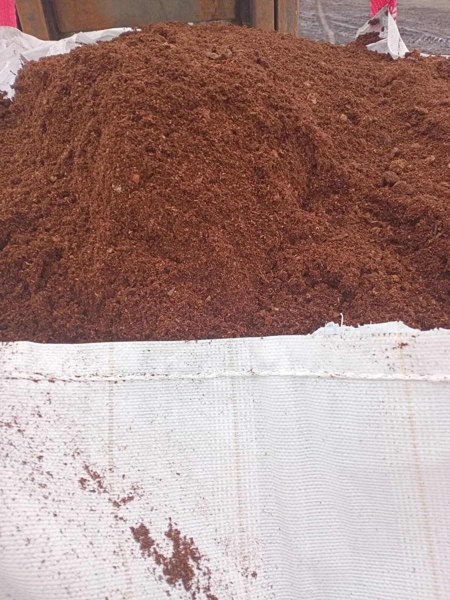 1 ton bags on dry brown peat moss bedding - Image 1