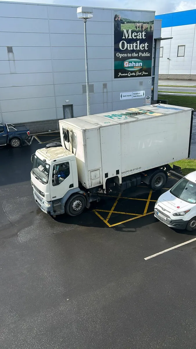 DAF LF LOW KILOMETRES cab chassis - Image 1