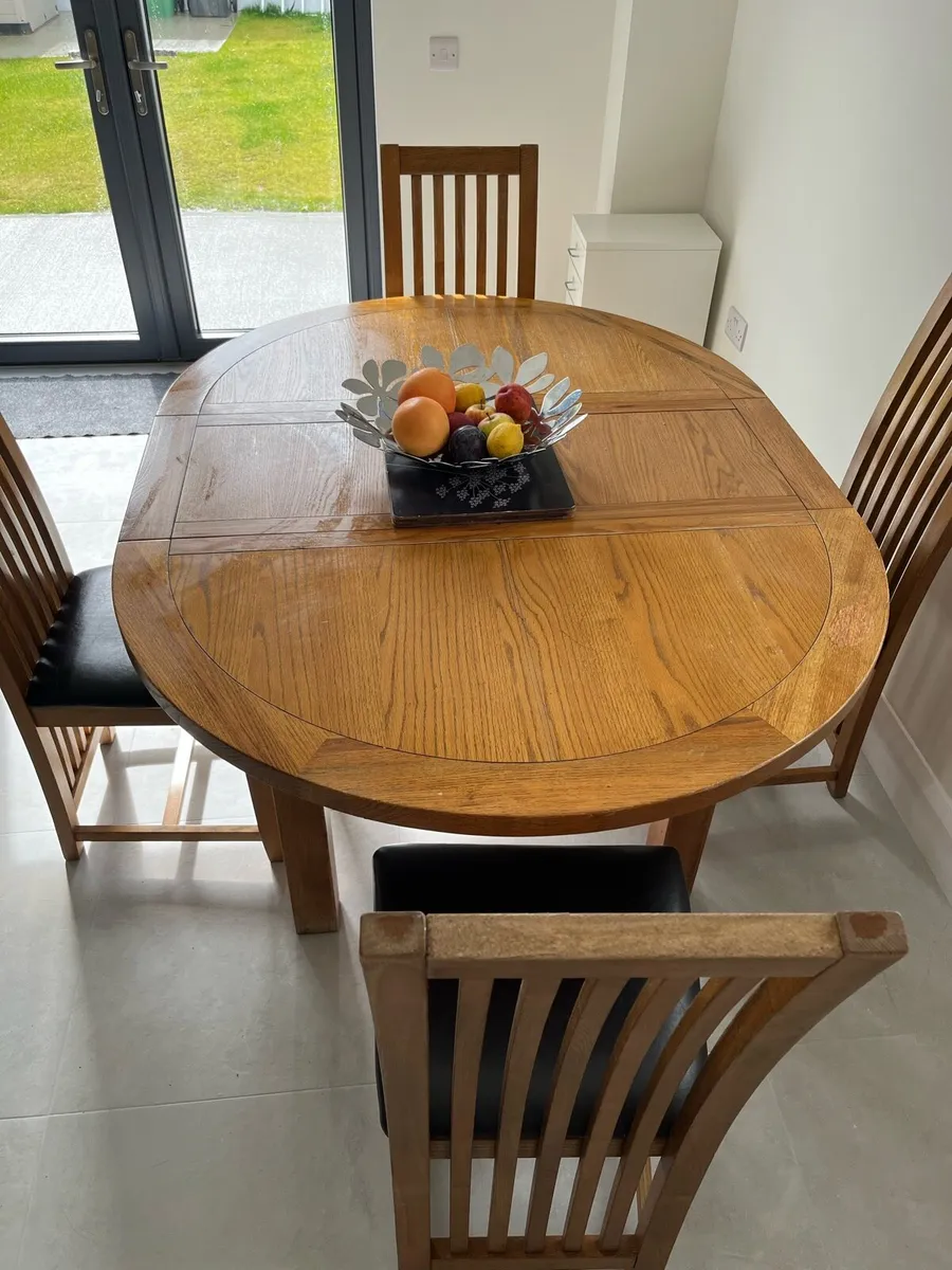 Dining table & chairs - Image 1