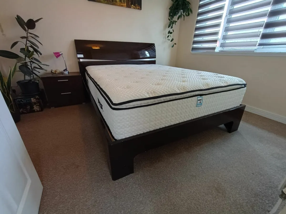 King-size bed and new mattress - Image 1