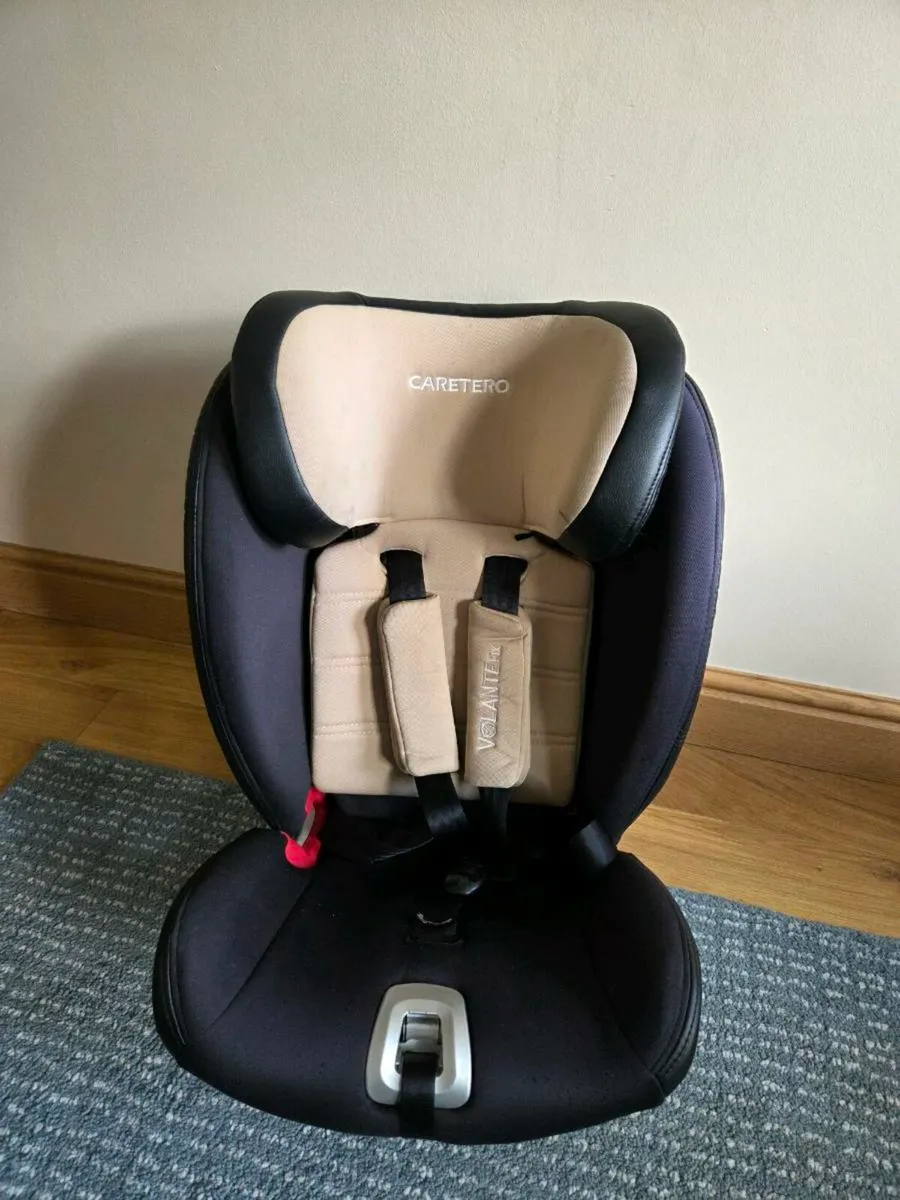 Caretero car seat isofix - Image 1