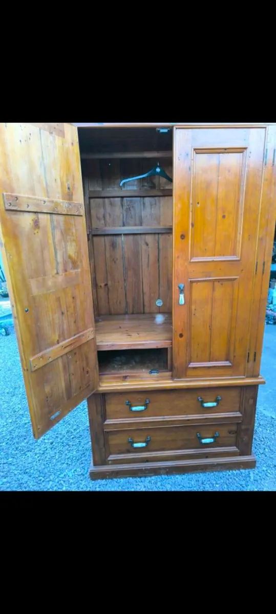 Items for sale - Image 2