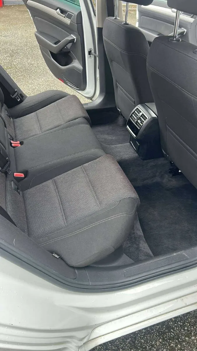 Volkswagen Passat 2015 - Image 3