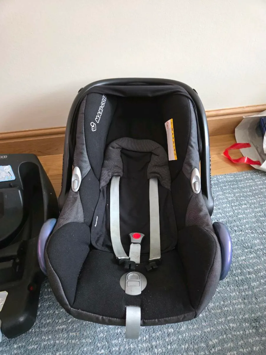 Maxi cosi infant seat - Image 2
