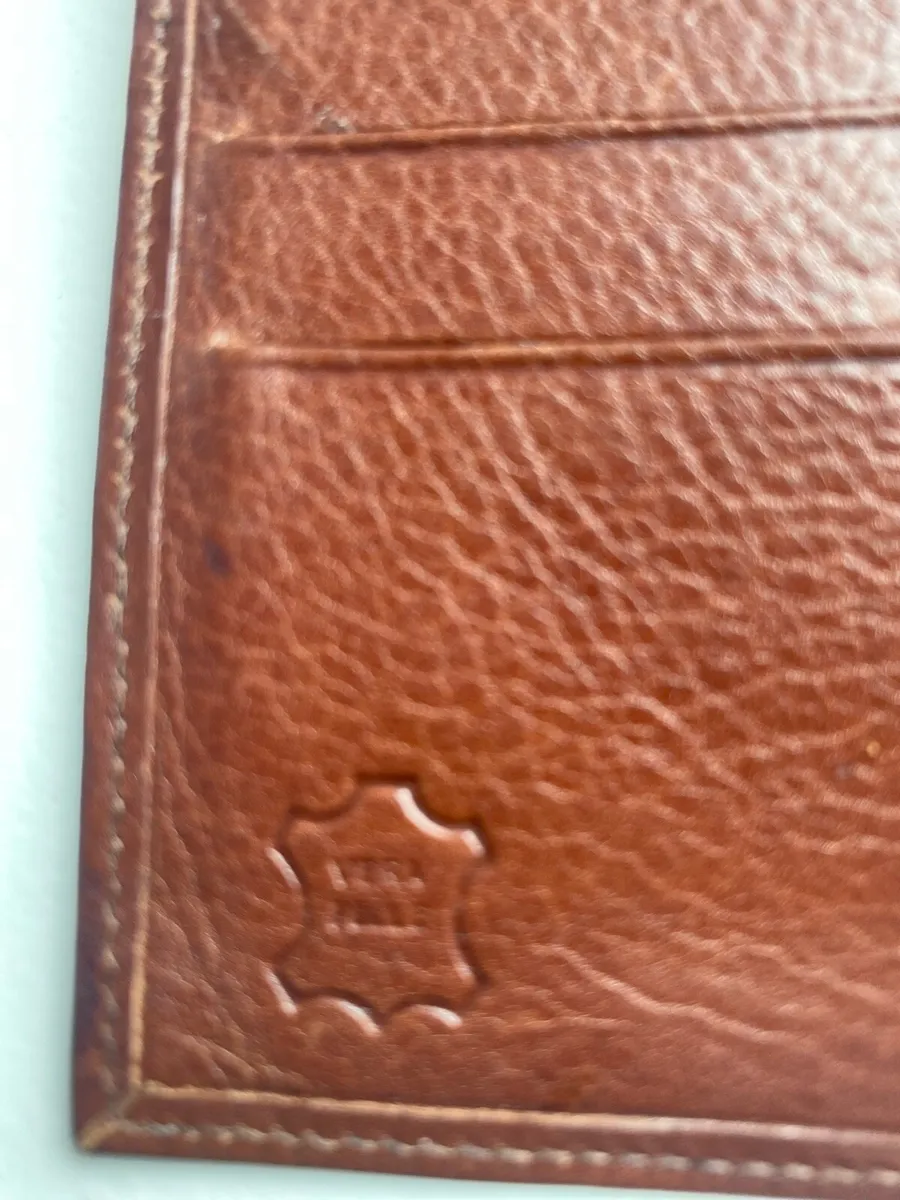 Quality Leather Travel Wallet - Image 2