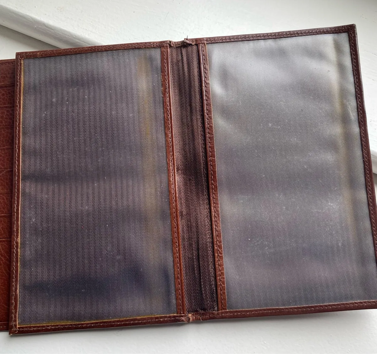 Quality Leather Travel Wallet - Image 4