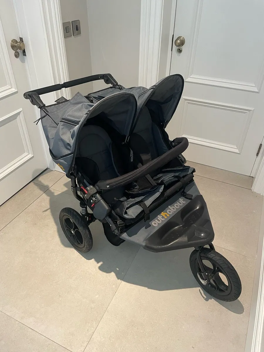 Out n About Nipper Double Buggy *Like New* - Image 3