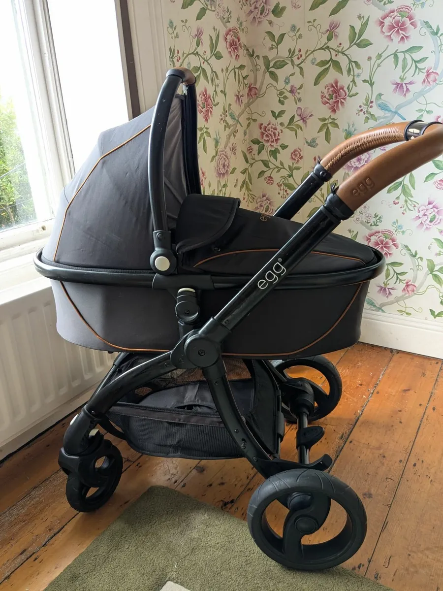 Egg pram - Image 1