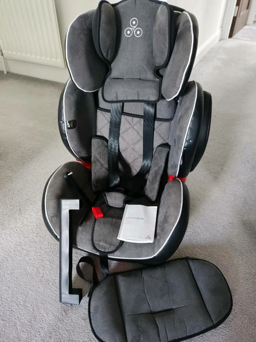 Car seat - Image 1