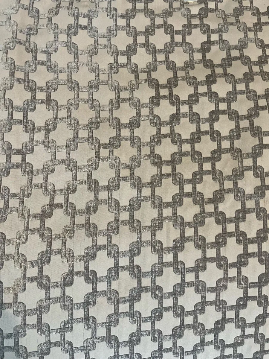 Curtains - Image 2