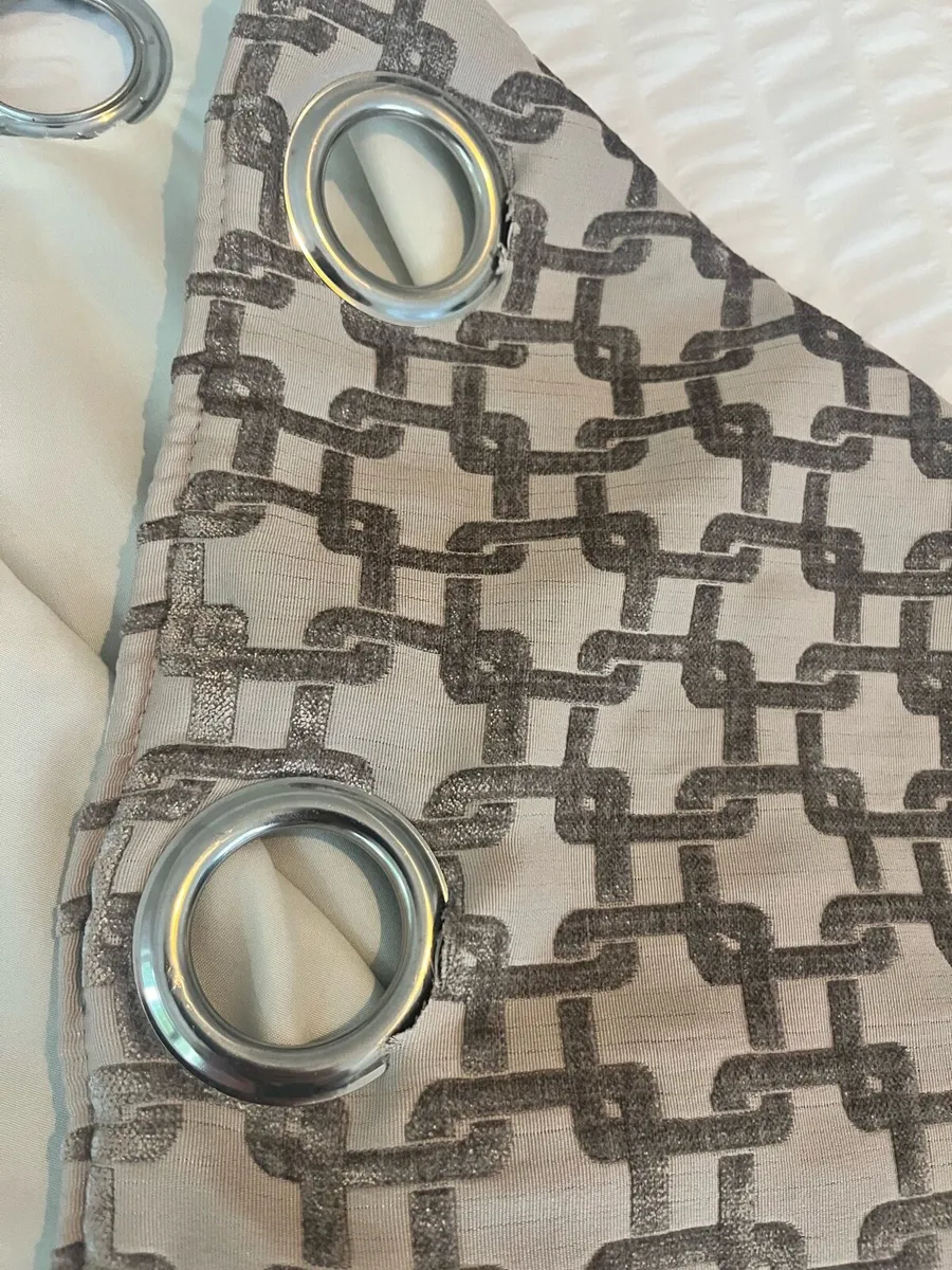 Curtains - Image 4