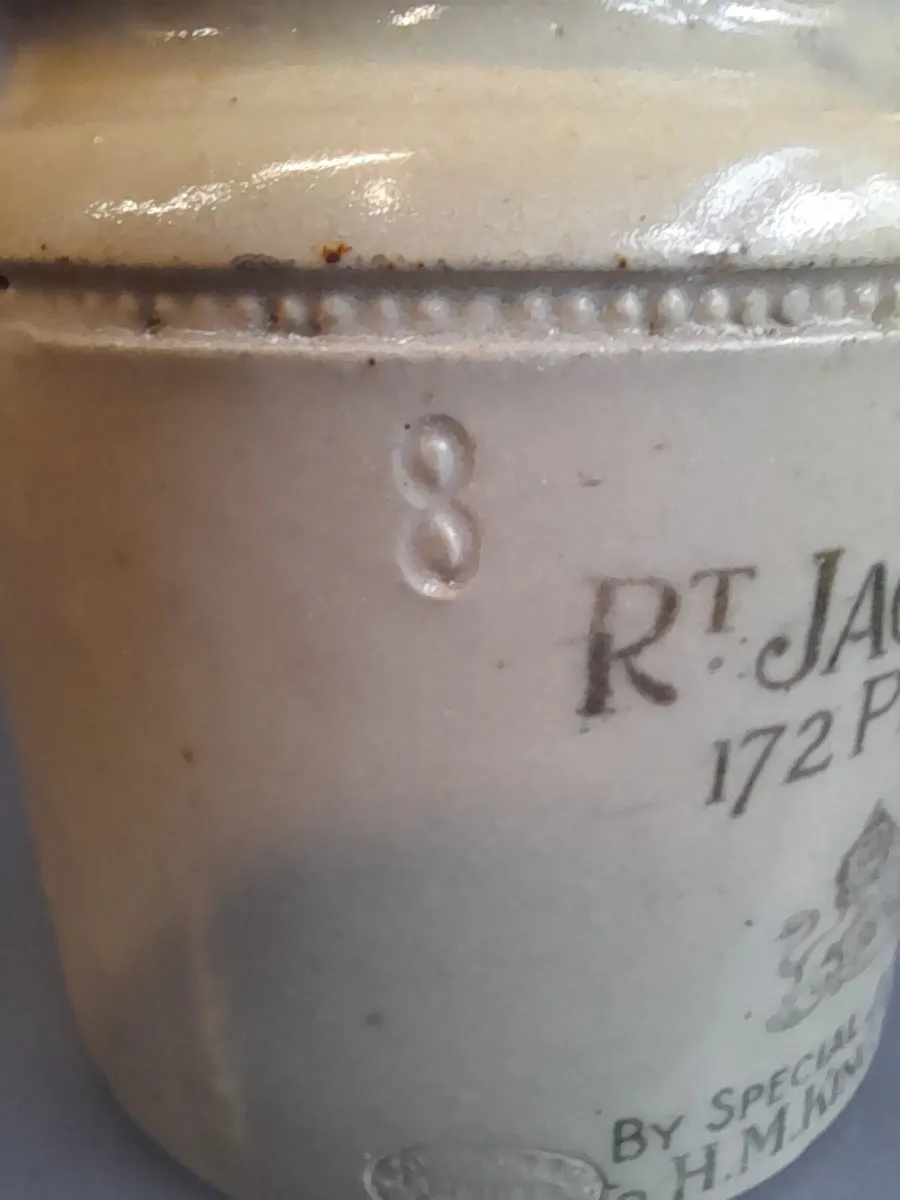 Antique cavalier pot - Image 2