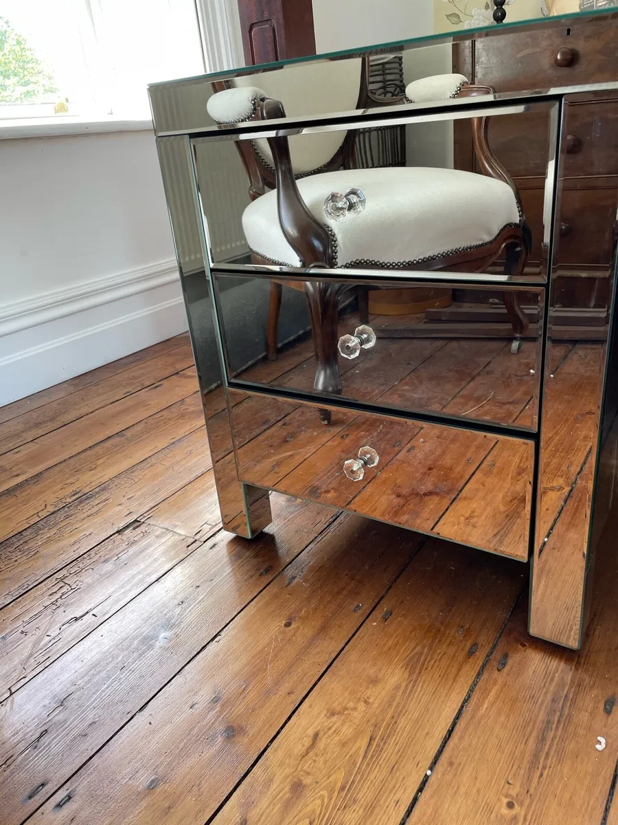 Pair of stylish mirrored side tables with drawers - Image 3