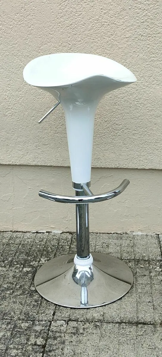 3 Retro Bar Stools - Image 3