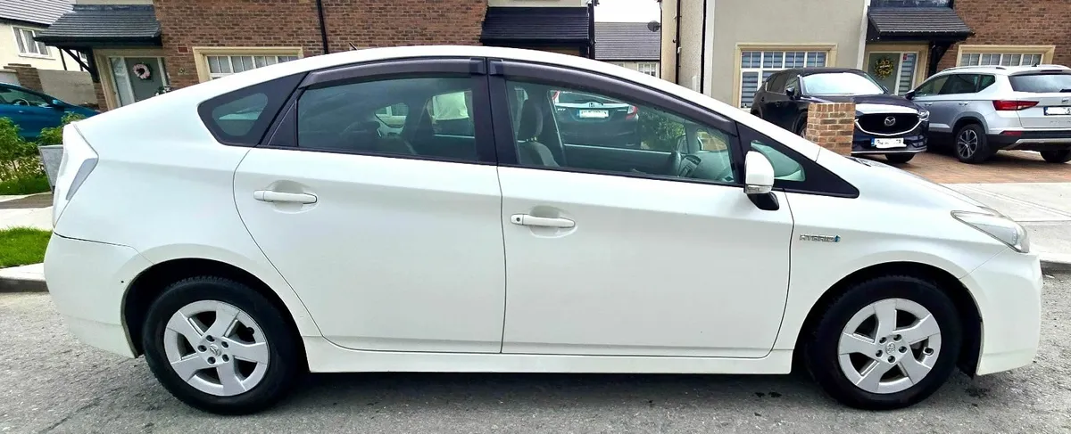 Toyota Prius 2010 - Image 3