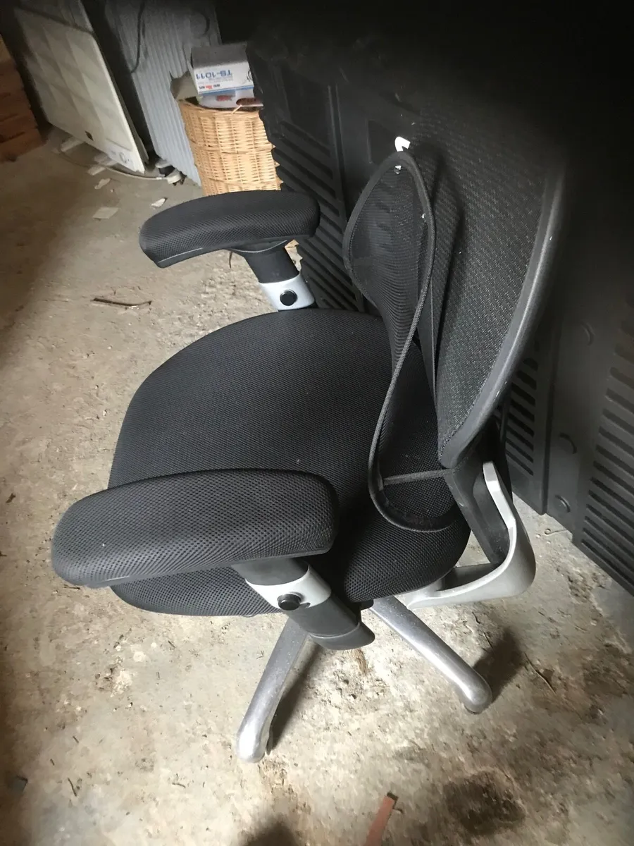 Office chairs - Image 1