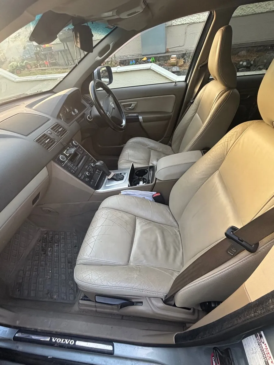 Volvo XC90 2014 - Image 2