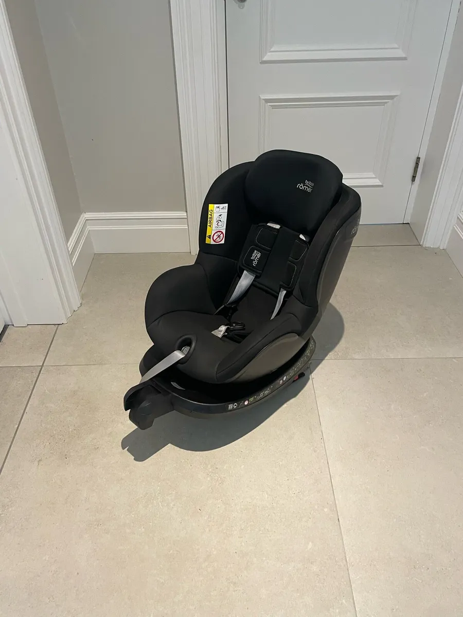 Britax Romer Swivel Car Seat - Image 1