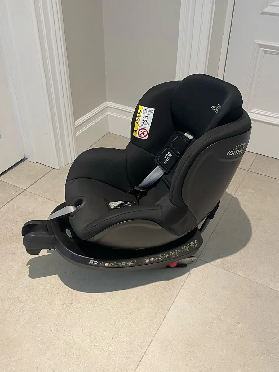 Britax Romer Swivel Car Seat - Image 2