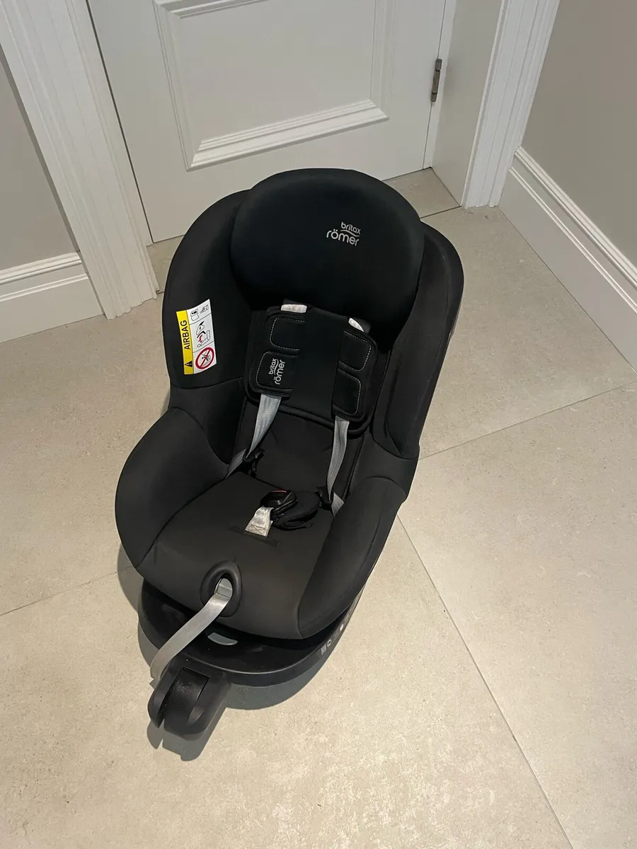 Britax Romer Swivel Car Seat - Image 3