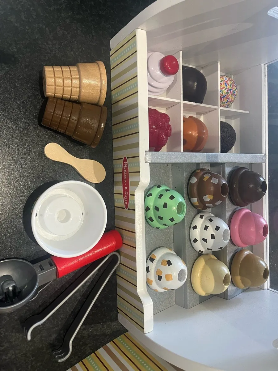 Melissa and Doug Ice cream Counter - Image 2