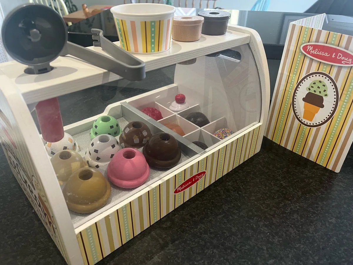 Melissa and Doug Ice cream Counter - Image 4
