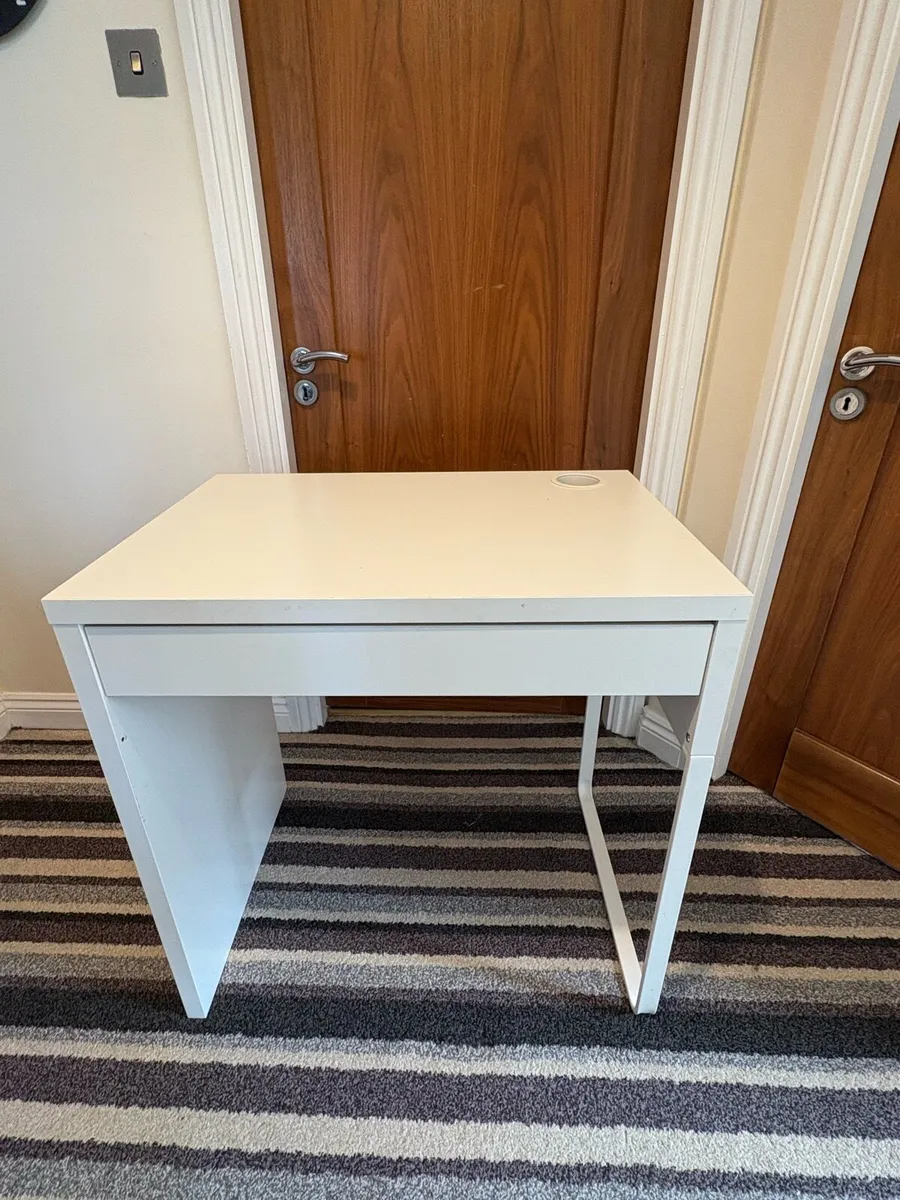Study table and chair - Image 1