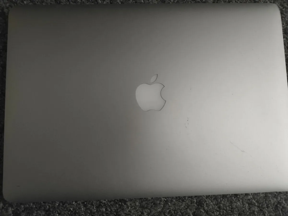 Macbook pro - Image 3