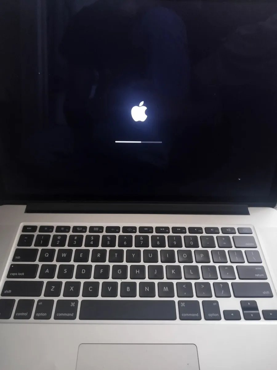 Macbook pro - Image 4