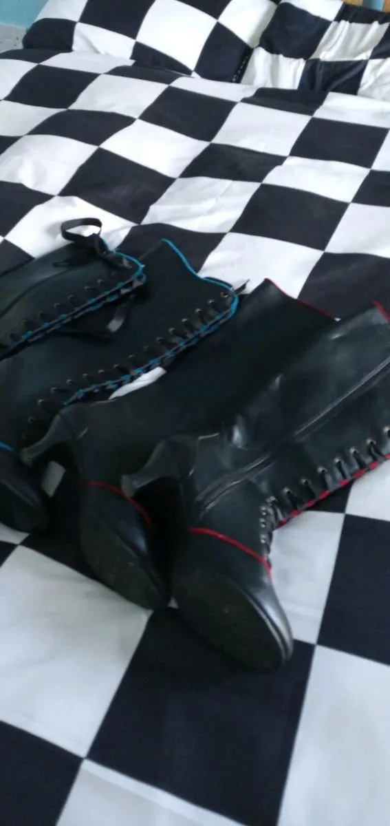 Womens boots - Image 2